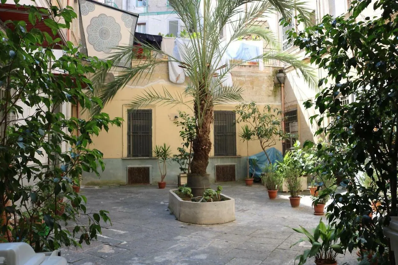 B&B Garibaldi Station Naples 0*,