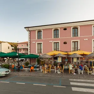 https://la-vecchia-scuola.it-tuscanyhotel.com